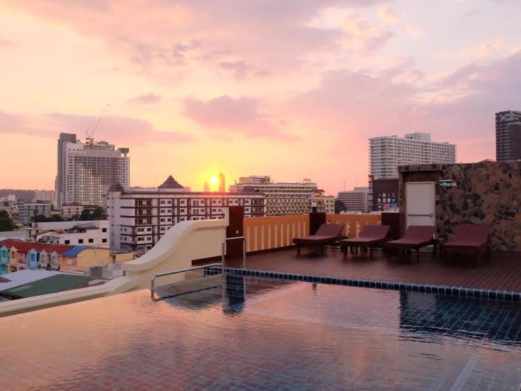 Dhotel Pattaya Nong Prue Eksteriør billede